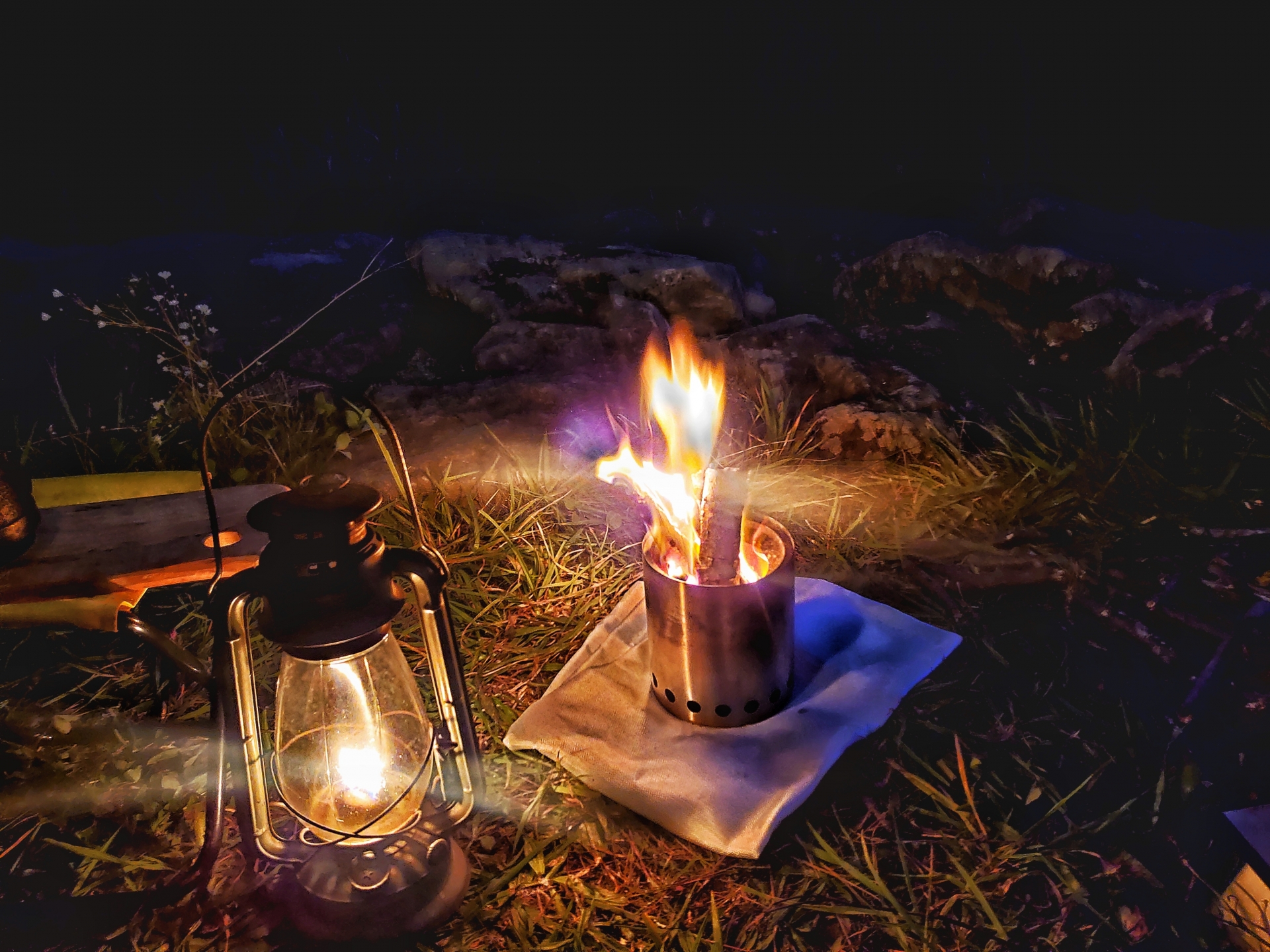 暖かくしてキャンプができるおすすめキャンプ用ストーブ18選｜TORCH 