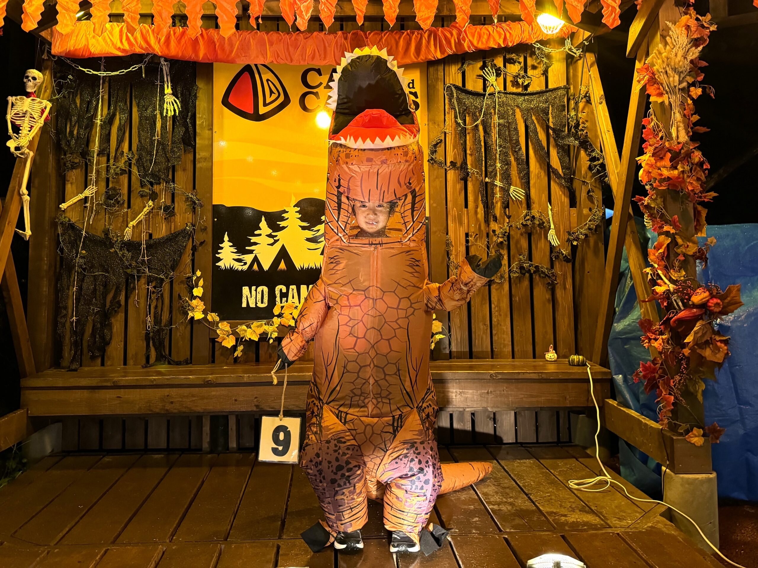 お腹すいたぞ~!お菓子をよこせ~!