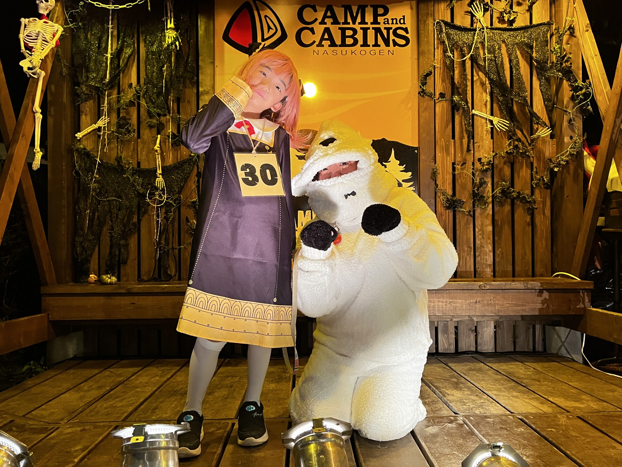 アーニャとボンドの初めてのおさんぽ