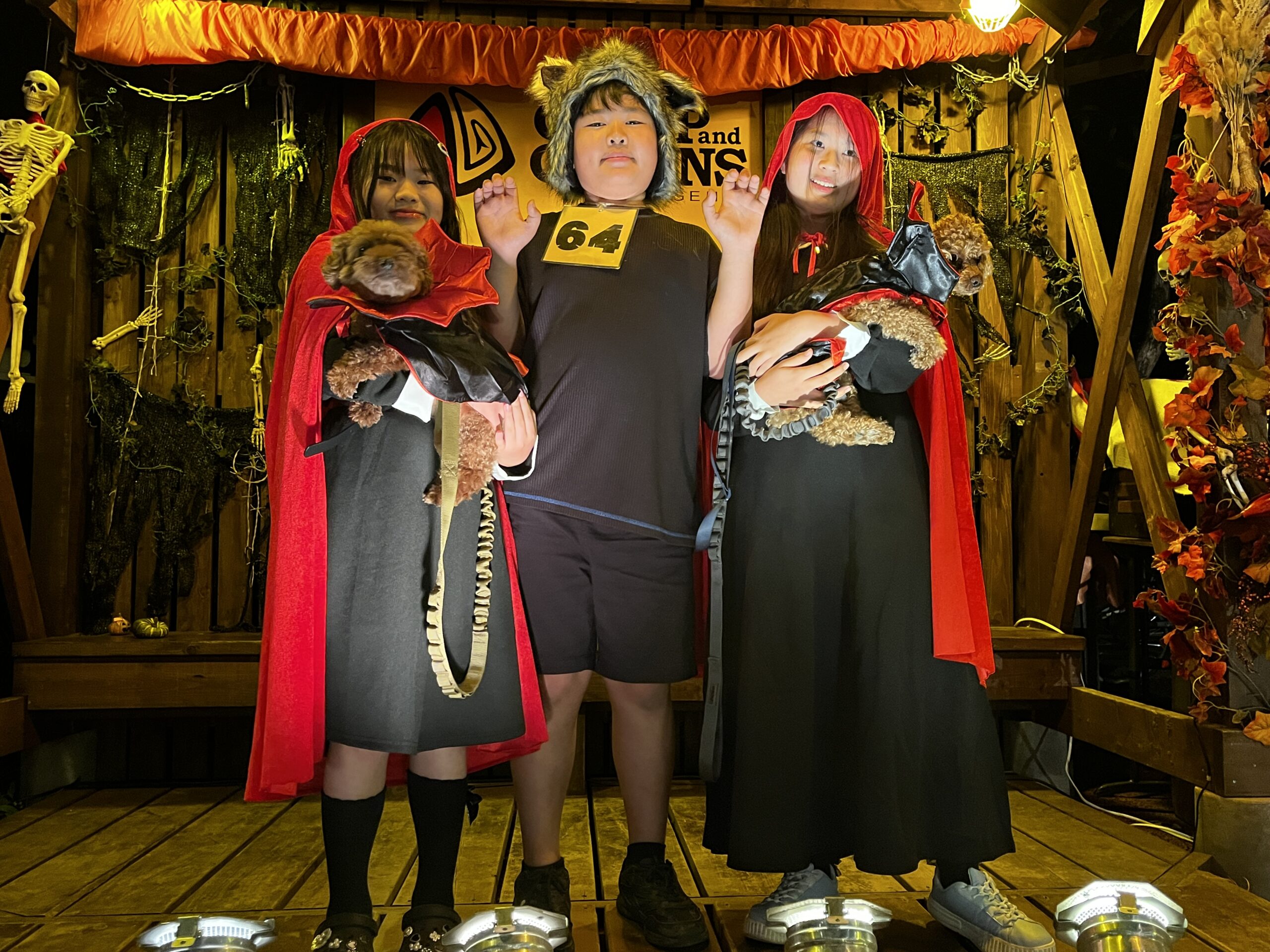 赤ずきんと三匹の子犬(?)