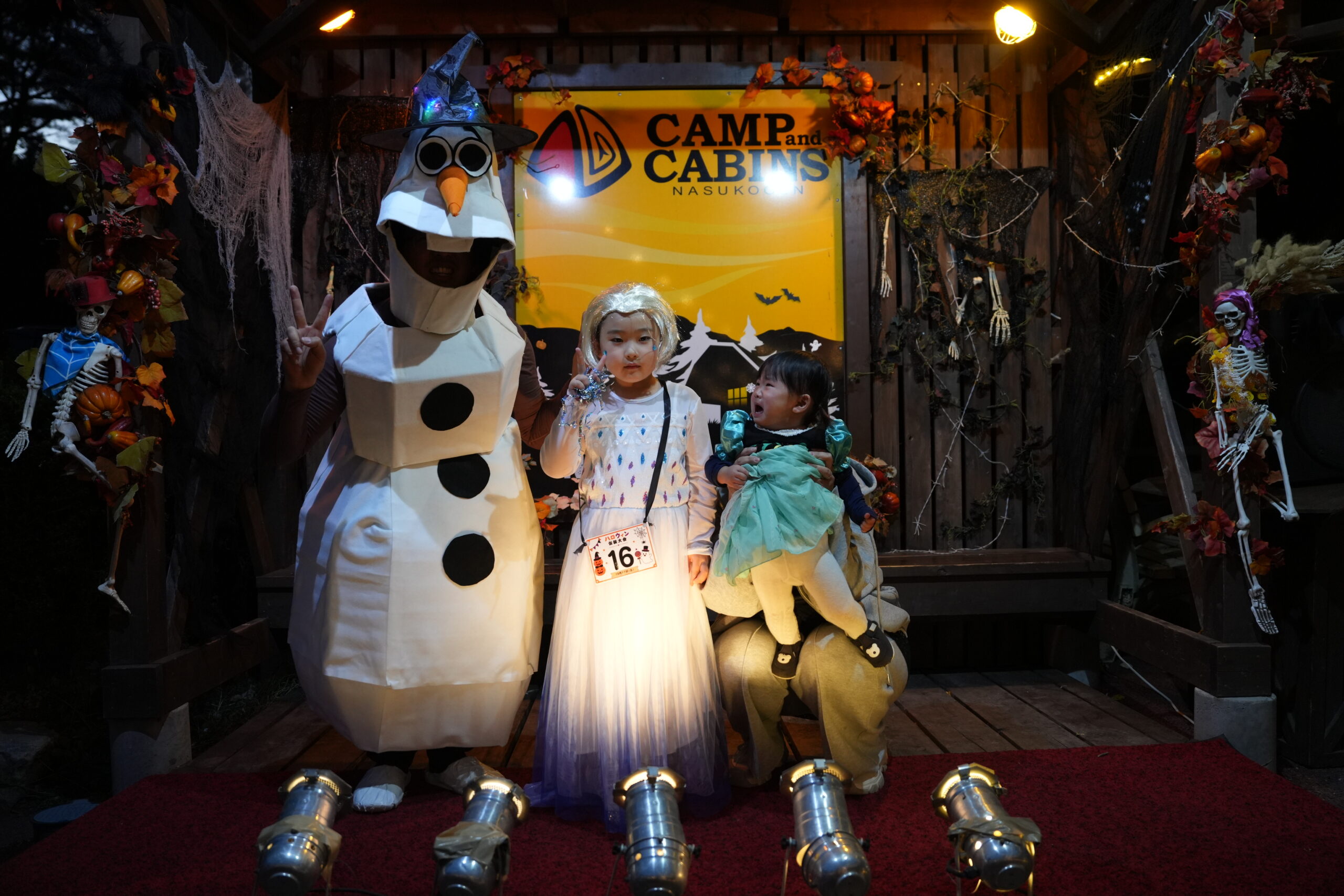 アナとエルサのハロウィンパーティー