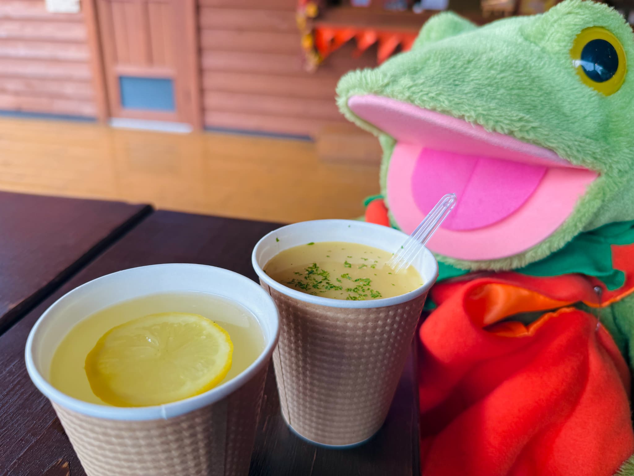 池前カフェで販売中！ホットな飲み物はいかがですか？🔥