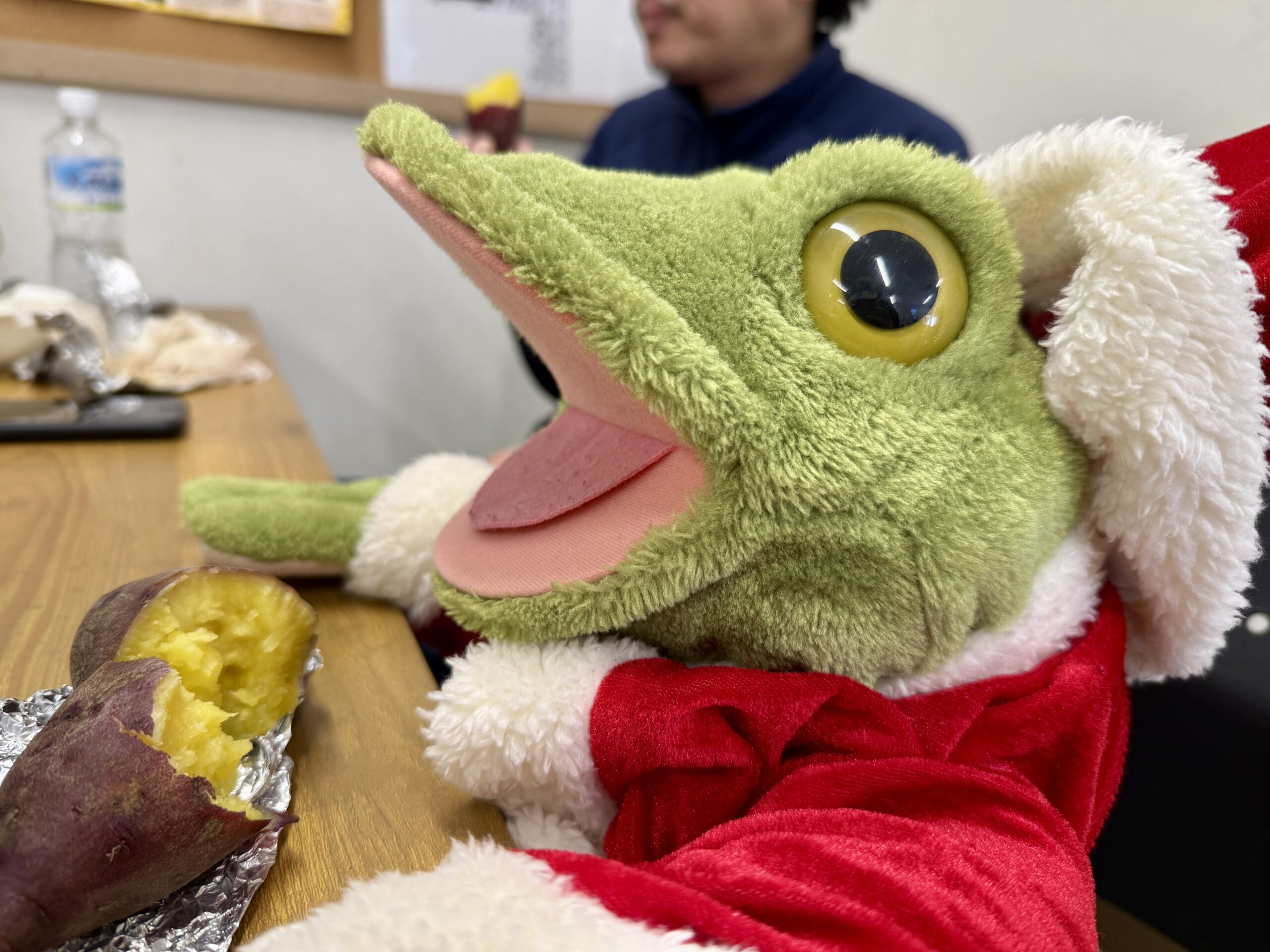スタッフのみんなで焼き芋パーティーをしました！