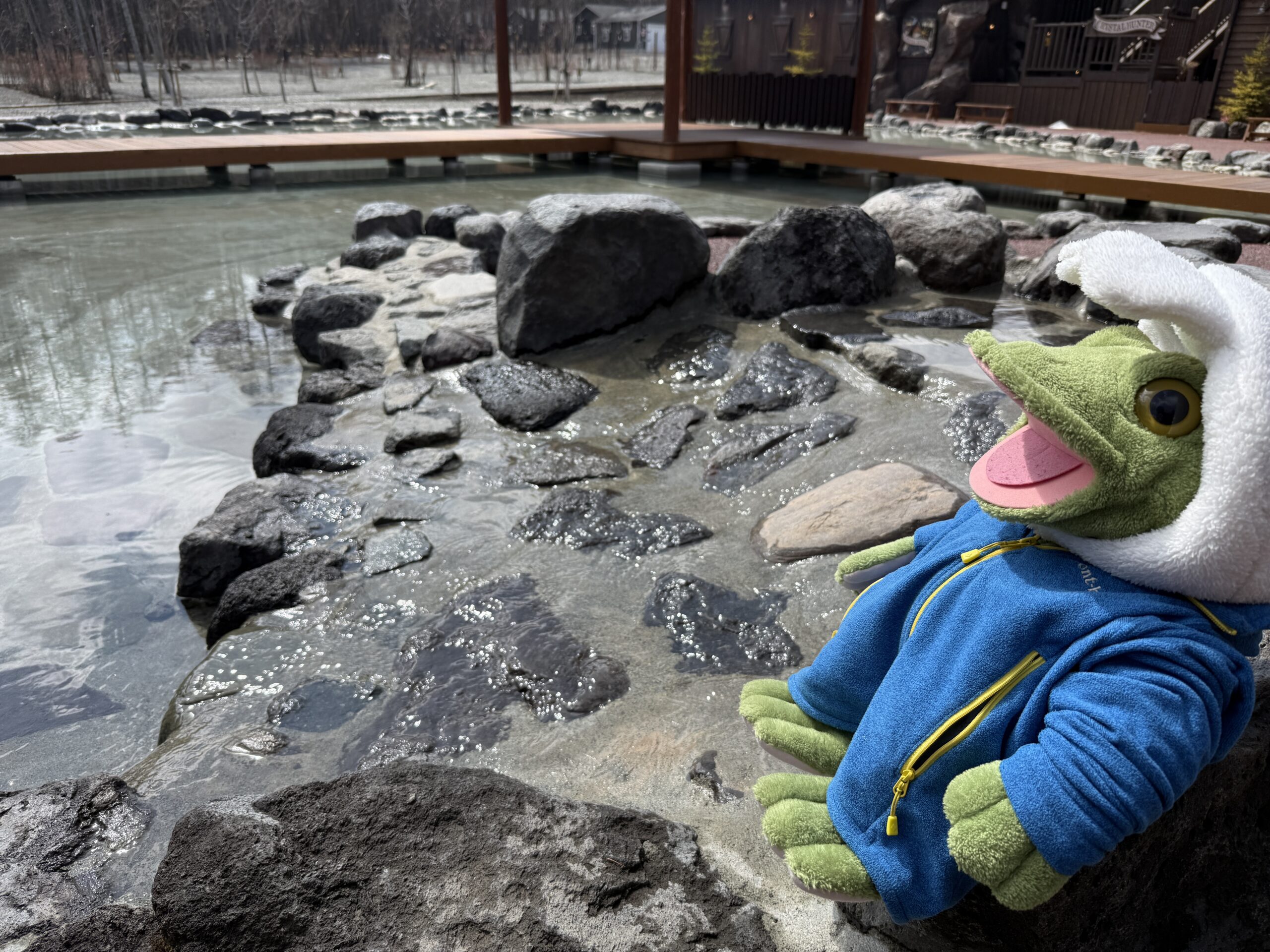 じゃぶじゃぶ池を掃除してプール開きしました！