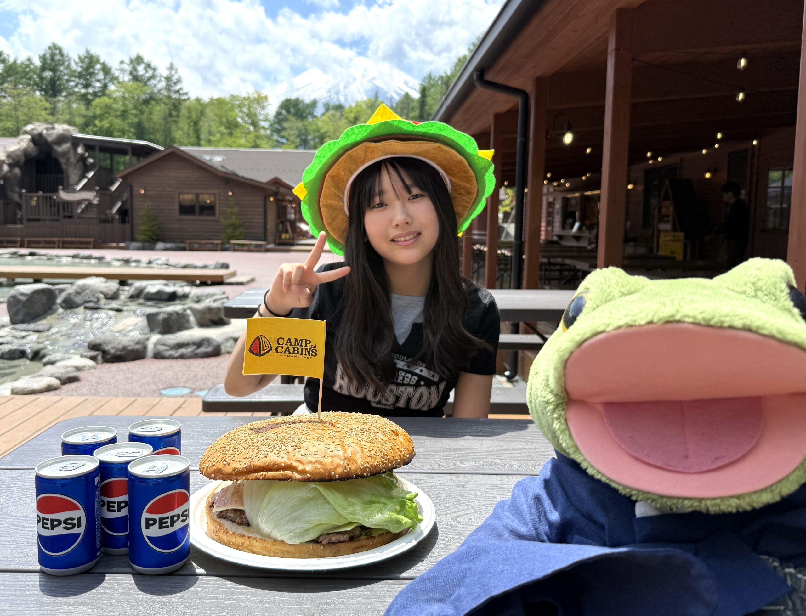 【１度は食べてみたい！】夢のビックハンバーガーづくりを開催中です！